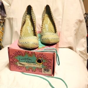 Barely used Irregular Choice Hessian in mint fabric and ric-rac trim. Sz 8 1/2